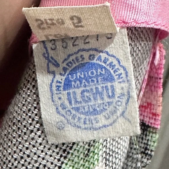 Gorgeous Vintage 1960's Colorful Floral Pique dress! 😍 - Picture 11 of 12